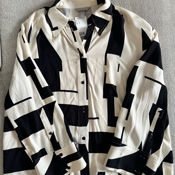 H&M Black and White Blouse NWT - Picture 1 of 4